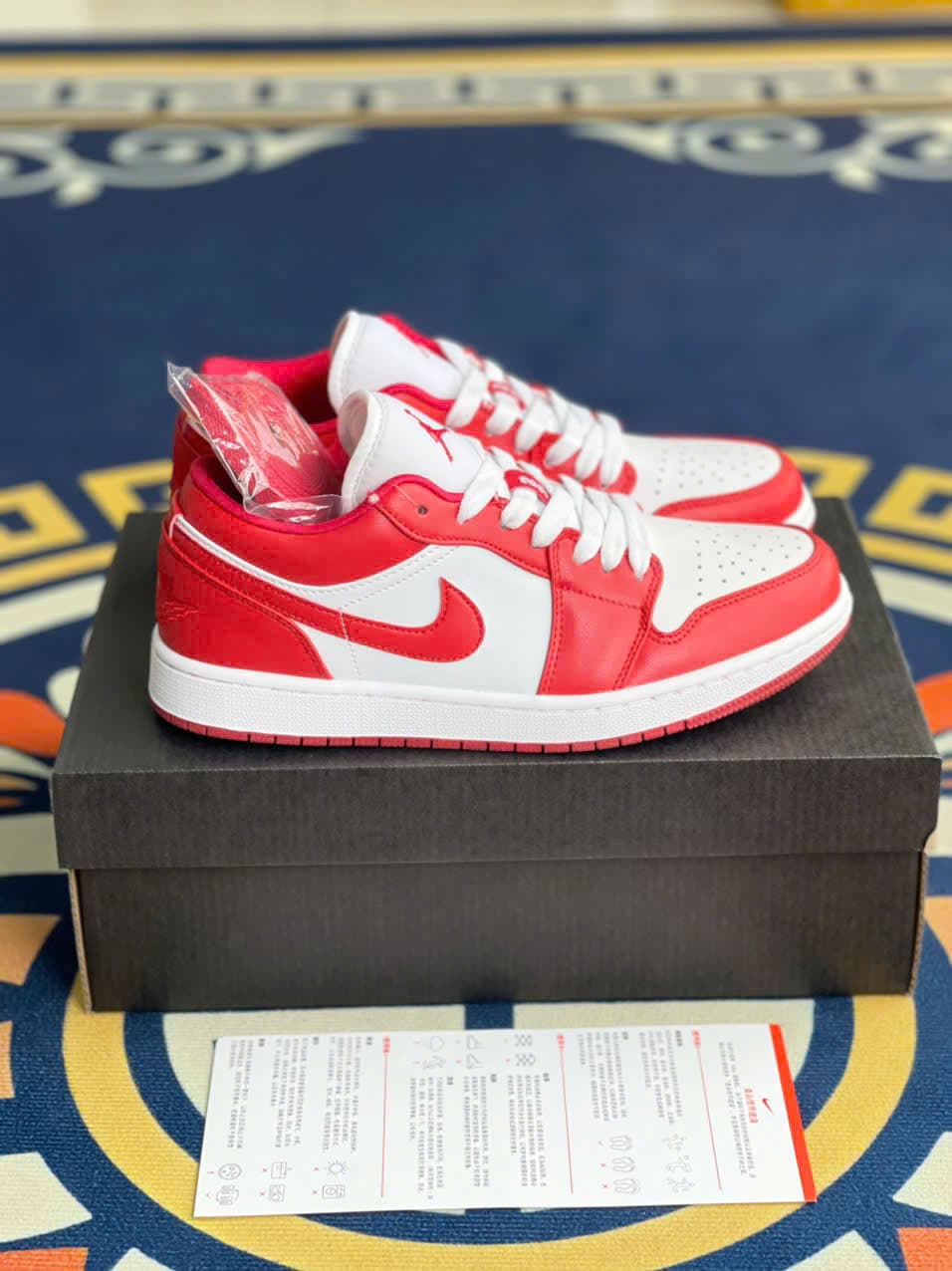 Jordan Low Gymred Trắng Đỏ - Jordan chính hãng chi tiết